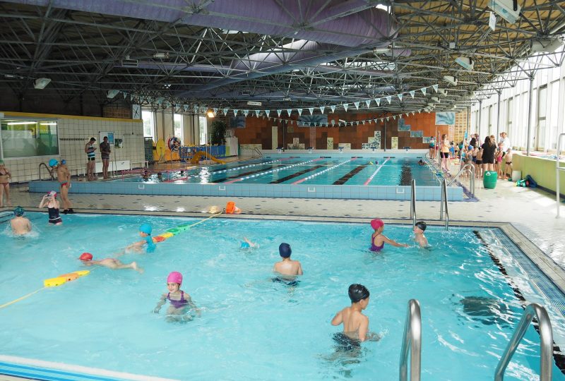 Piscine municipale : espace intérieur et espace couvert à Pierrelatte - 0