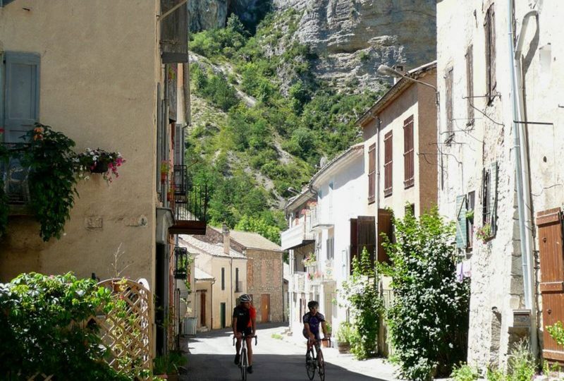 Pierre Vesce by bicycle à Orpierre - 1