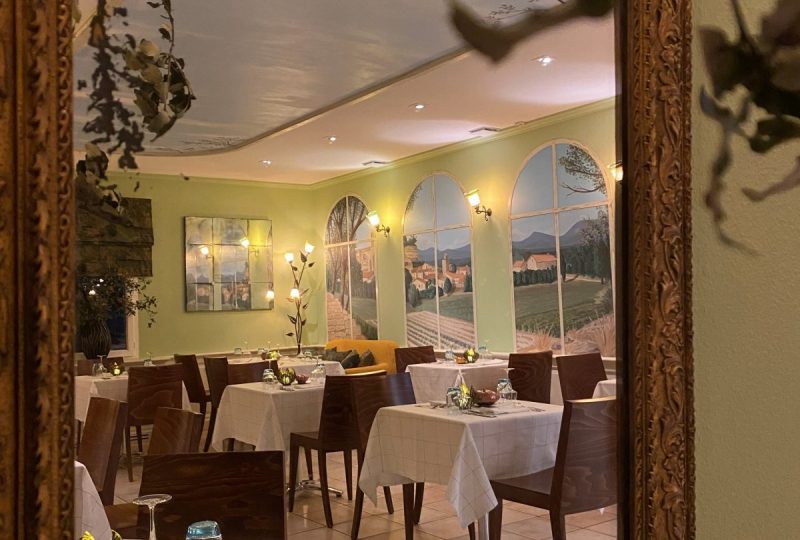 Restaurant de la Bastide de Grignan “La Chênaie” à Grignan - 1