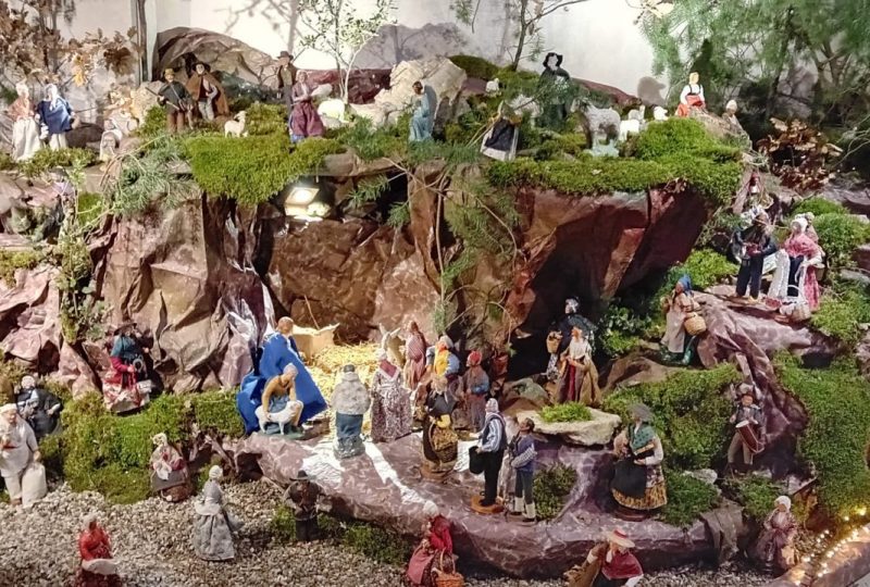 Crèche à l’église Saint Denis à Richerenches - 0