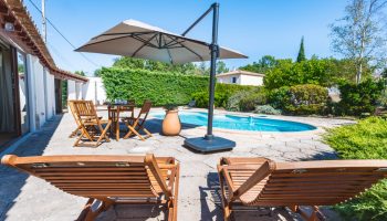 La Piscine – with private pool and large garden in Drôme provençale_Suze-la-Rousse