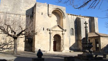 Eglise de style roman provençal_Saint-Restitut