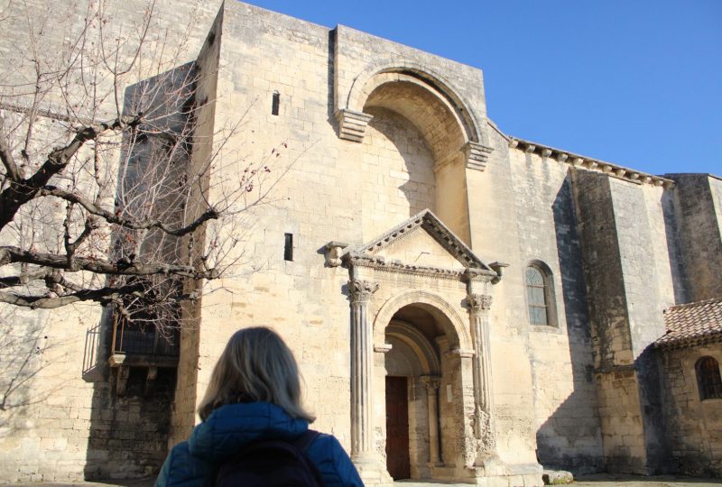 Eglise de style roman provençal à Saint-Restitut - 1