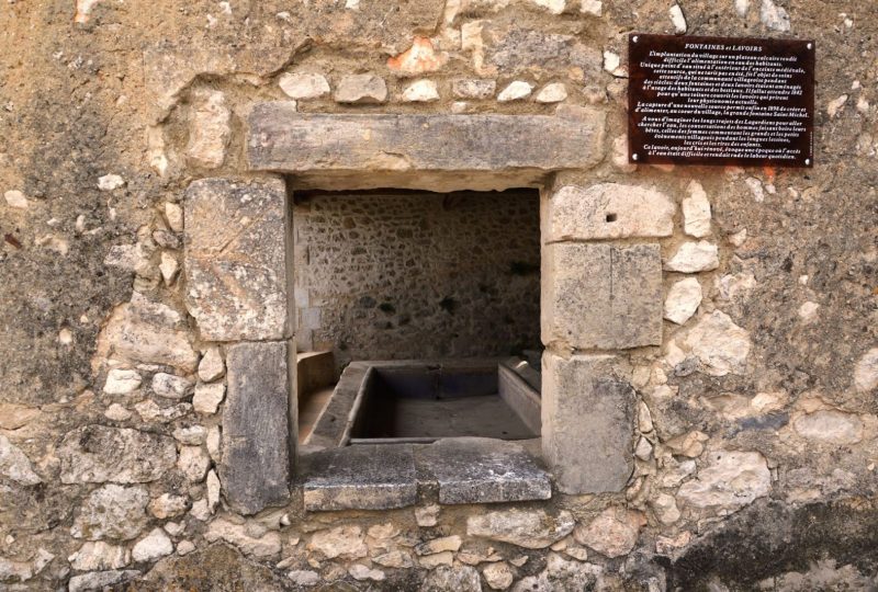 the washhouse à La Garde-Adhémar - 8